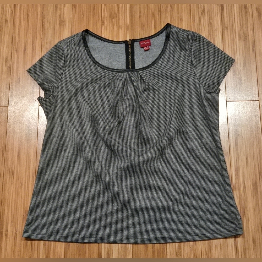 NWOT Merona Fitted Cap Sleeve Blouse